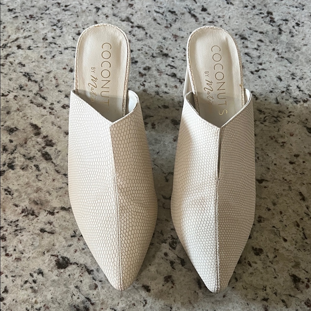 Coconuts by Matisse Cream Textured Mules